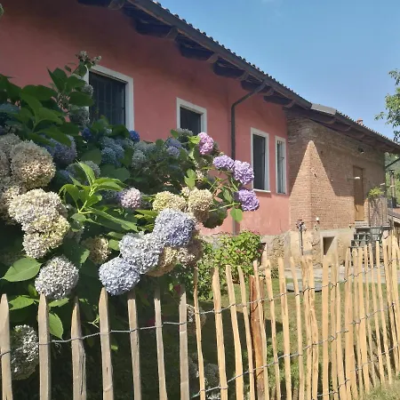 Hotel A Romantic In The Countryside Near Torino 3*